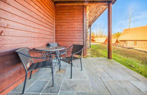 White Oak Lodge Apartment | Smoky Serenity