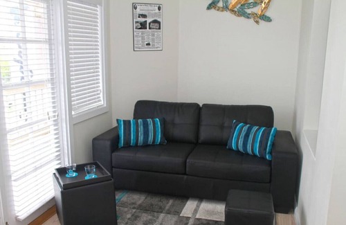 Victor Harbor Apartment | Smugglers Inn Studio Apartment 15