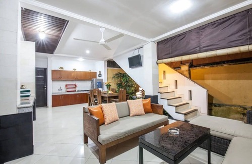 Legian City-Centre Villa | SMV . 7-BR · ❤️7BR Pool Prime Area Walk to Beach N Shops Legian