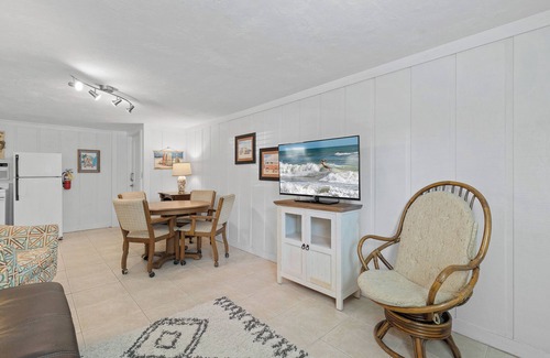 New Smyrna Beach House | Smyrna Son – Multi-Level Beach Getaway | Balcony, Patio + 2 Living Areas 🌴