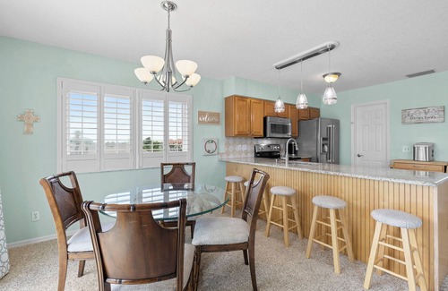 New Smyrna Beach House | Smyrna Son – Multi-Level Beach Getaway | Balcony, Patio + 2 Living Areas 🌴
