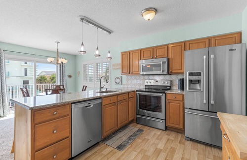 New Smyrna Beach House | Smyrna Son – Multi-Level Beach Getaway | Balcony, Patio + 2 Living Areas 🌴