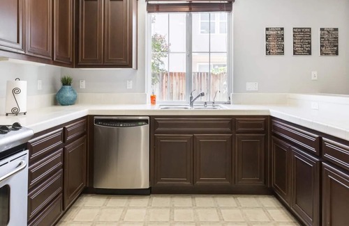 Santa Clara House | SN Enjoy the Comforts of a Silicon Valley Pad