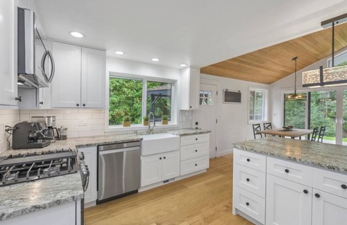 North Bend House | Snoqualmie River Retreat