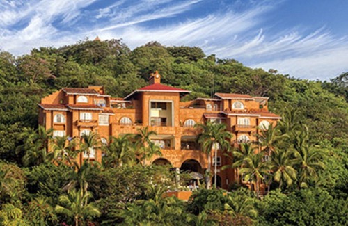 Almacen Resort | Snorkelers, Scuba divers, swimmers love this pristine aquatic playground!