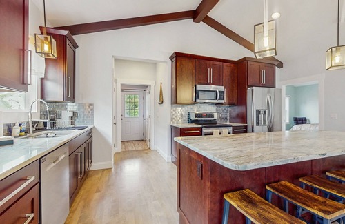 Tranquil Harbour House | Snow-bird friendly home w/screened in porch, gas grill and close to beach