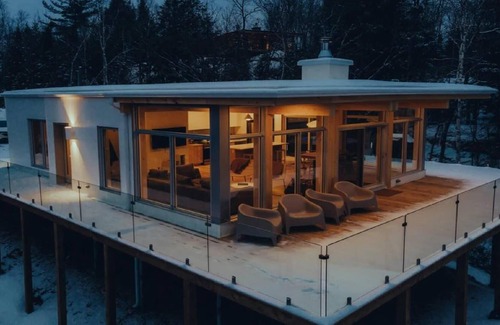 La Conception Apartment | Snow Chalet Perched in the Treetops of Tremblant
