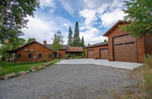 Lazy Acres House | Snow Creek Lodge