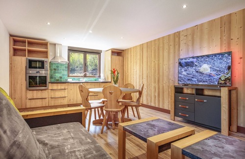 Morillon Apartment | SNOW PERCEIVER