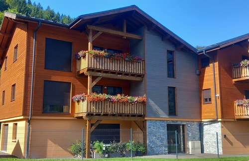 Morillon Apartment | SNOW PERCEIVER