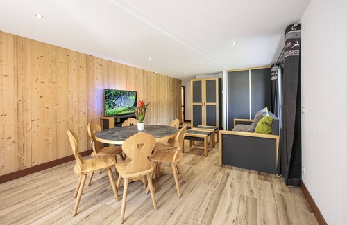 Morillon Apartment | SNOW PERCEIVER