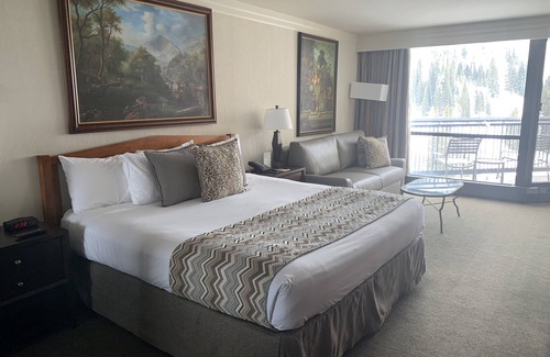 Salt Lake Mountain Resorts Cabin | Snowbird Cliff Club/Ski in-Ski out! January 31–February 07, 2026; sleeps up to 4