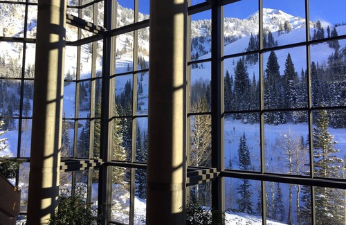 Salt Lake Mountain Resorts Cabin | Snowbird Cliff Club/Ski in-Ski out! January 31–February 07, 2026; sleeps up to 4