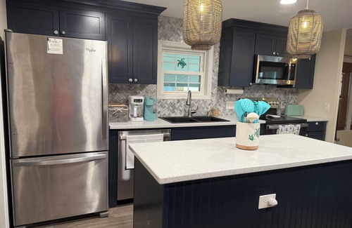 Garden City House | Snowbird Discounts! Relax at Serenity By The Sea in beautiful Oceanside Village.