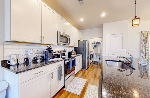 North Charleston House | Snowbird-friendly townhouse with pool, tennis court, & central AC