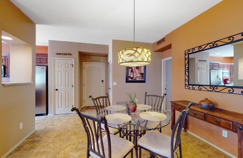 Rancho Vistoso Condo | Snowbird-friendly condo with heated pool, gym, grill, patio, pool spa, clubhouse