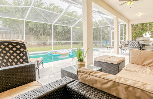 Bridgewater Crossing House | Snowbird-friendly home with private pool, screened lanai, game room, grill, AC