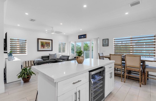 Twin Lakes House | Snowbird Paradise - New Vacation Home in Key Largo
