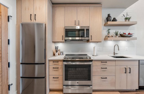 Tamarack Resort Apartment | Snowbird Peak Village Studio Condo - Scenic Condo with views|Fireplace & Balcony