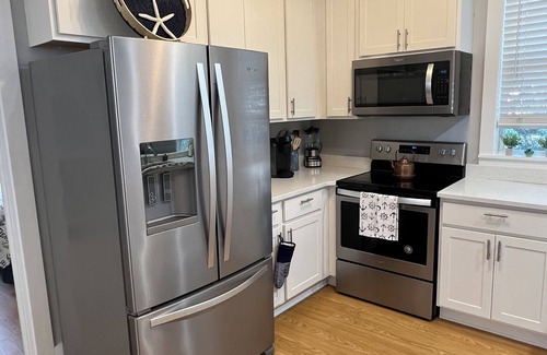 Port St. Joe Cottage | Snowbird rates available Nov-most of Feb! 3BR/3.5BA/3 pools/Hot Tub