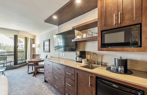 Salt Lake Mountain Resorts Resort | Snowbird's legendary Cliff Lodge lux ski in/out resort - Sleeps 10!