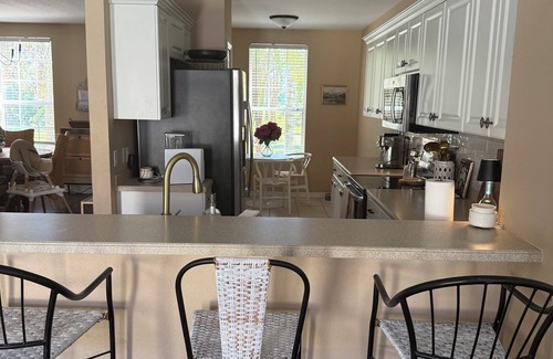 Parrish Condo | Snowbird Special -Spacious 2BR/2.5BA in Gated Community, Hot Tub and Gym