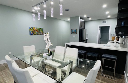 Key Largo House | Snowbird specials! Book now. Minimum stay 28 days.