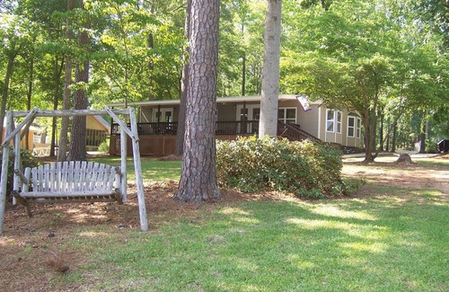 Eatonton Cottage | Snowbird Target, Lake Sinclair, Georgia