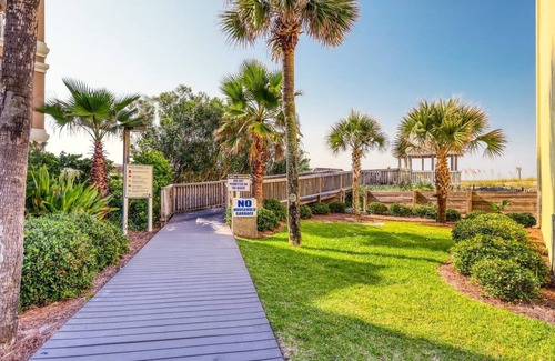 Destin House | Snowbirds come enjoy the mild winter weather here in Destin.