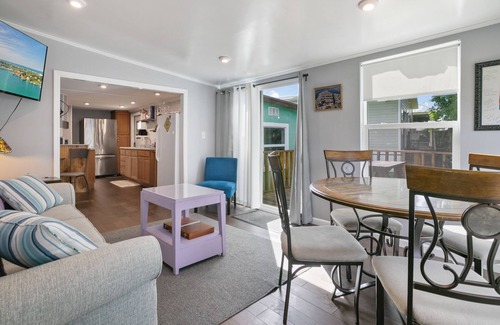 Welaka House | SNOWBIRDS(Long term visitors) or Quick getaway this is the home for you!