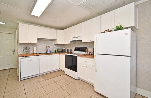Clermont Condo | Snowbirds! Villa w/Private Lake, Golf, Pickleball, Disney/Universal