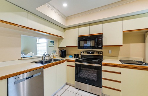 Gleneagles Condo | Snowbirds Welcome! Naples Resort Condo Near Golf