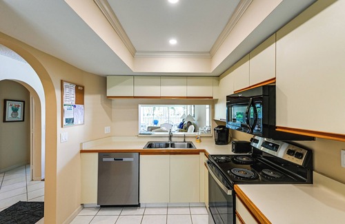 Gleneagles Condo | Snowbirds Welcome! Naples Resort Condo Near Golf