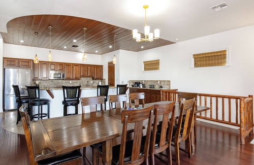 Holiday Shores House | Snowbirds Welcomed! Game Room - BBQ - Beautiful River Views