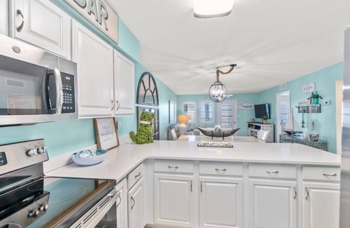 Orange Beach East Condo | Snowbirds Welcome|Waterfront|Boat Slips|Sleeps 6!