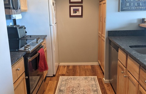 Warren Condo | Snowcreek Condo - SKI ON/SKI OFF Sugarbush Ski Resort. FALL 2025 NEW BATHROOMS