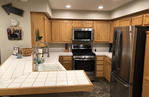 Mammoth Lakes Condo | Snowcreek IV Premier 2BR/2BA "Creekside Comfort Oasis" - Dog Friendly