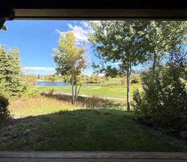Mammoth Lakes House | Snowcreek Resort Vacation Rentals 1187 Pyramid Peak Drive