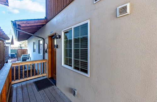 Leavenworth Condo | Snowcreek Suite - Aspen - Hot Tub - Kitchenette