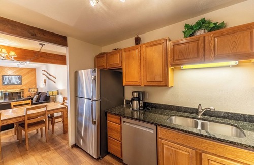 Mountain House Apartment | Snowdance 203c by Summit County Mountain Retreats