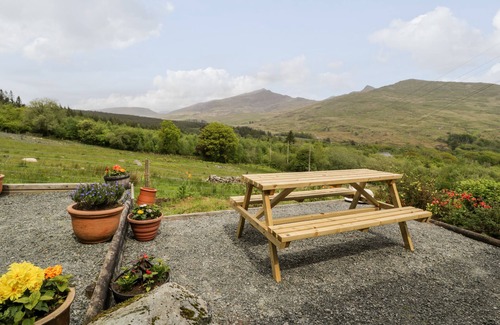 Beddgelert Cottage | Snowdon Vista Cabin