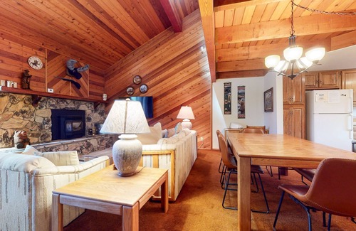 Mammoth Lakes Condo | Snowflower #87 (2-Bedroom Condo) with Mountain view - Pets Allowed by RedAwning