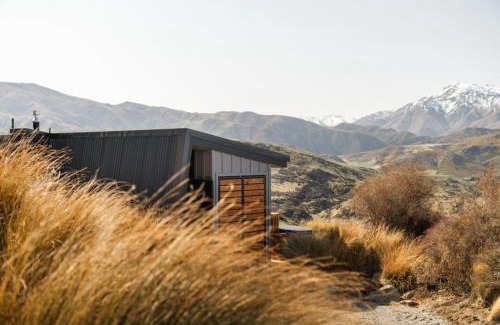 Ashburton District House | Snowgrass Hut - Above & Beyond