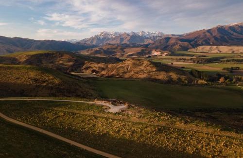 Ashburton District House | Snowgrass Hut - Above & Beyond