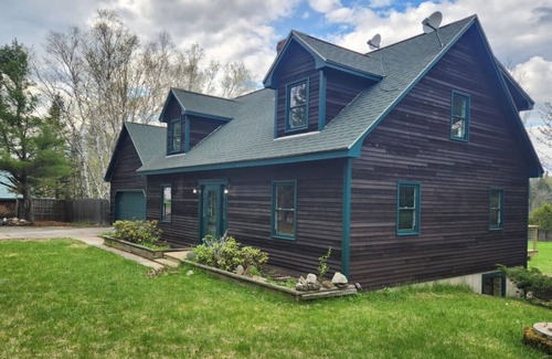 Rangeley House | Snowmobile Paradise - Direct Trail Access + Near Saddleback & Sugarloaf Ski Area
