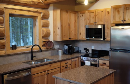 Valley of the Sun Cabin | Snowshoe Cabin - Mountain Views, Near Breckenridge Colorado - NEW