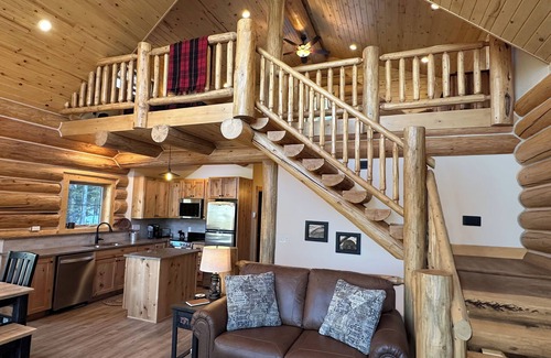 Valley of the Sun Cabin | Snowshoe Cabin - Mountain Views, Near Breckenridge Colorado - NEW