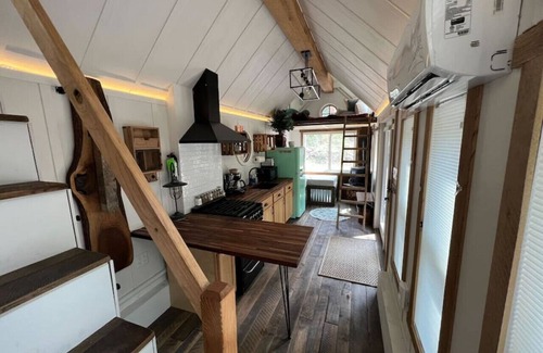 Drake House | Snowshoe Hare Tiny Home at The Woolly Bugger Inn