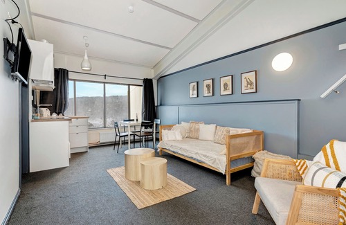Smiggin Holes Hotel | Snowy Gums
