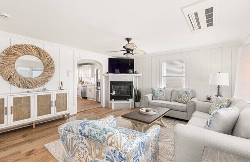 Berlin House | Snug Harbor Hideaway